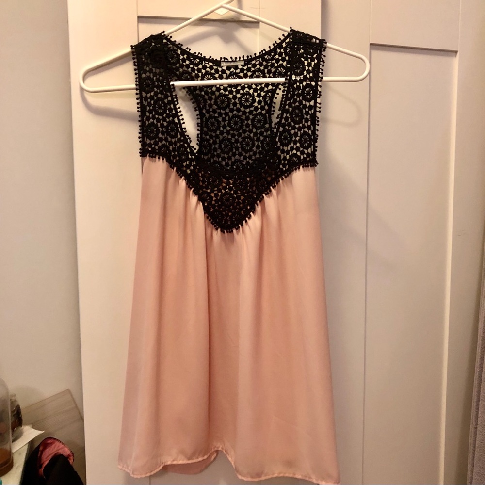 Crocheted light pink flowy tank